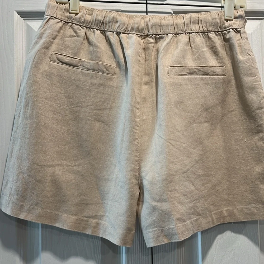 Land ‘n Sea Washable Linen Blend Shorts. Size M - Picture 2 of 9